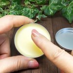 ハンドクリームを使用して美して健やかな手を得る